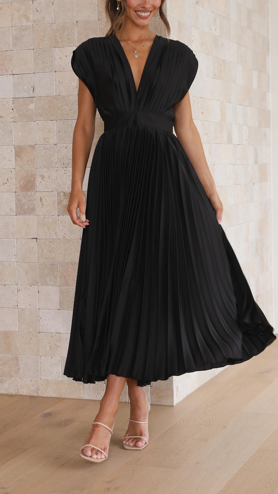 Women's Pleated Maxi Dress
